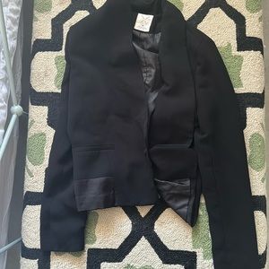 👉Pins and Needles black coat